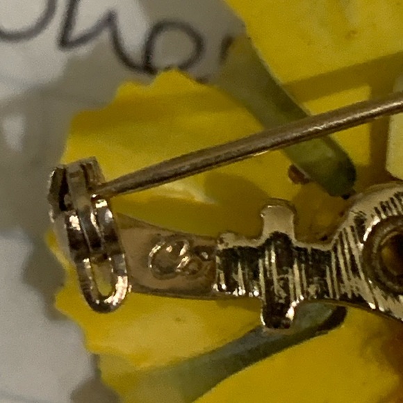 Coro Vintage Brooch - Picture 6 of 6